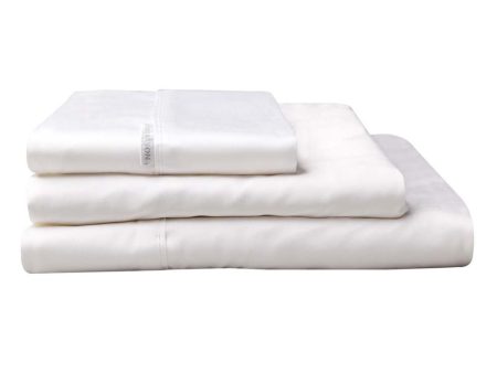 300TC Cotton Percale Sheet Set White by Logan and Mason For Sale